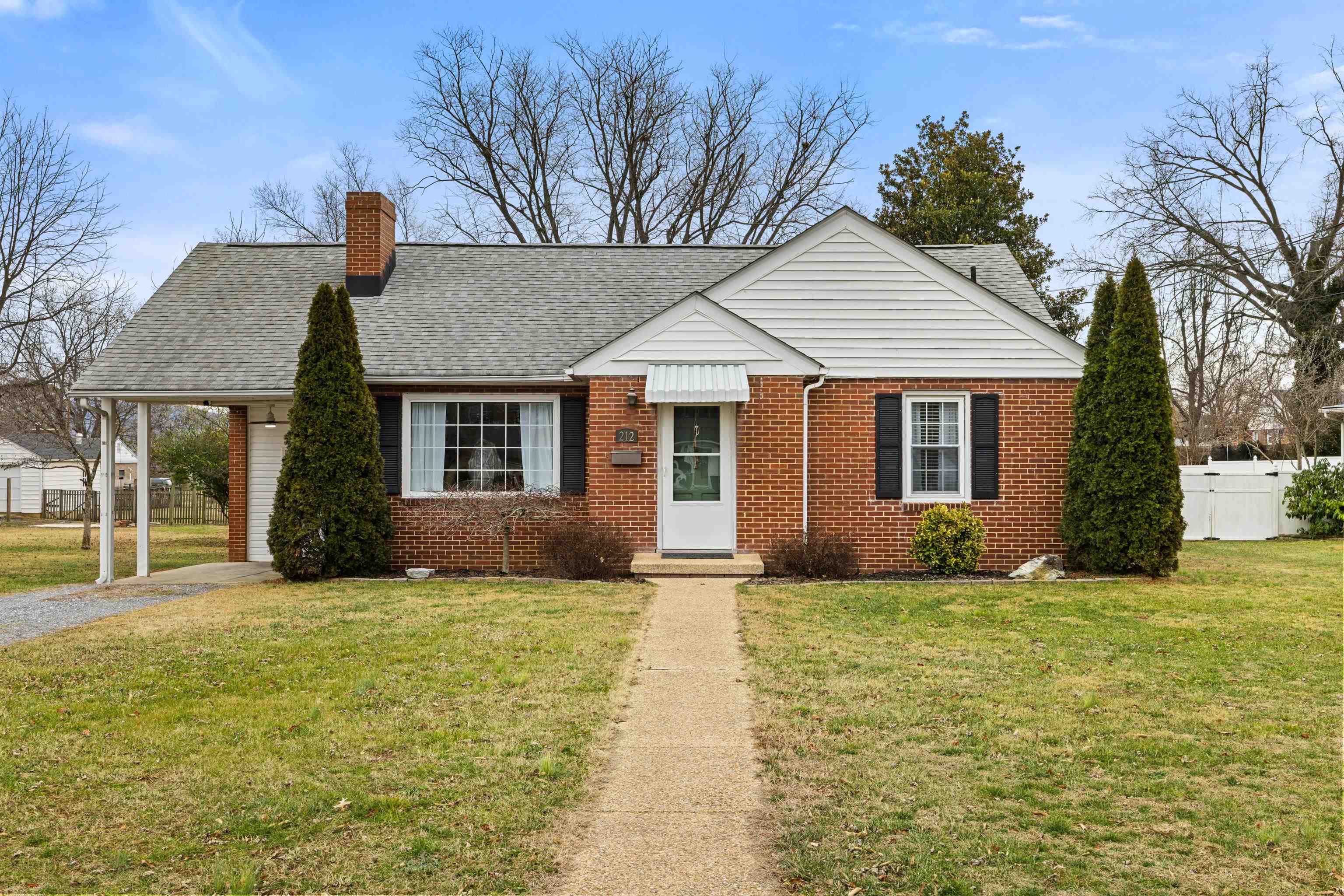 212 ALPHIN AVE, WAYNESBORO, Virginia 22980, 3 Bedrooms Bedrooms, ,1 BathroomBathrooms,Residential,212 ALPHIN AVE,674492 MLS # 674492