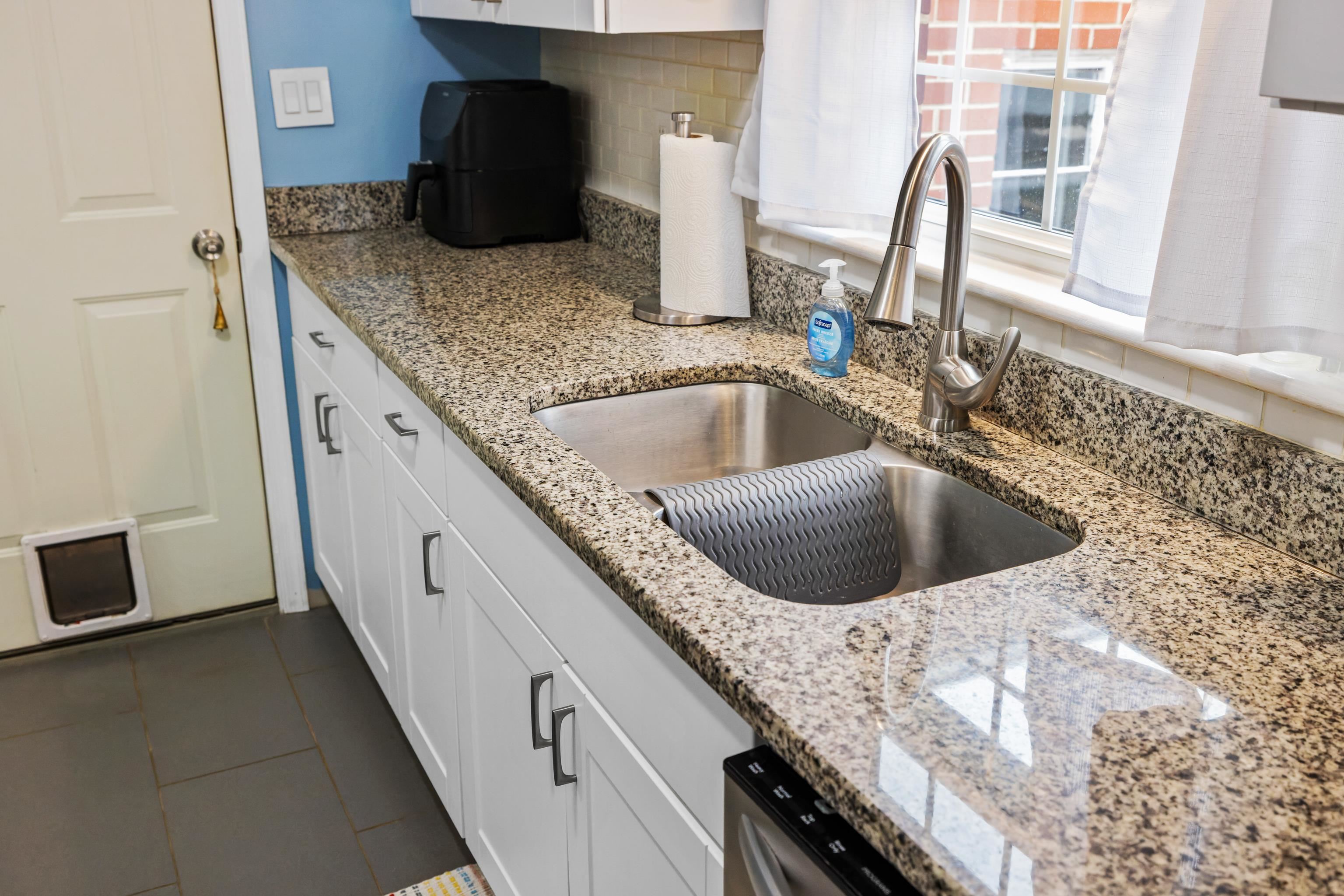 212 ALPHIN AVE, WAYNESBORO, Virginia 22980, 3 Bedrooms Bedrooms, ,1 BathroomBathrooms,Residential,212 ALPHIN AVE,674492 MLS # 674492