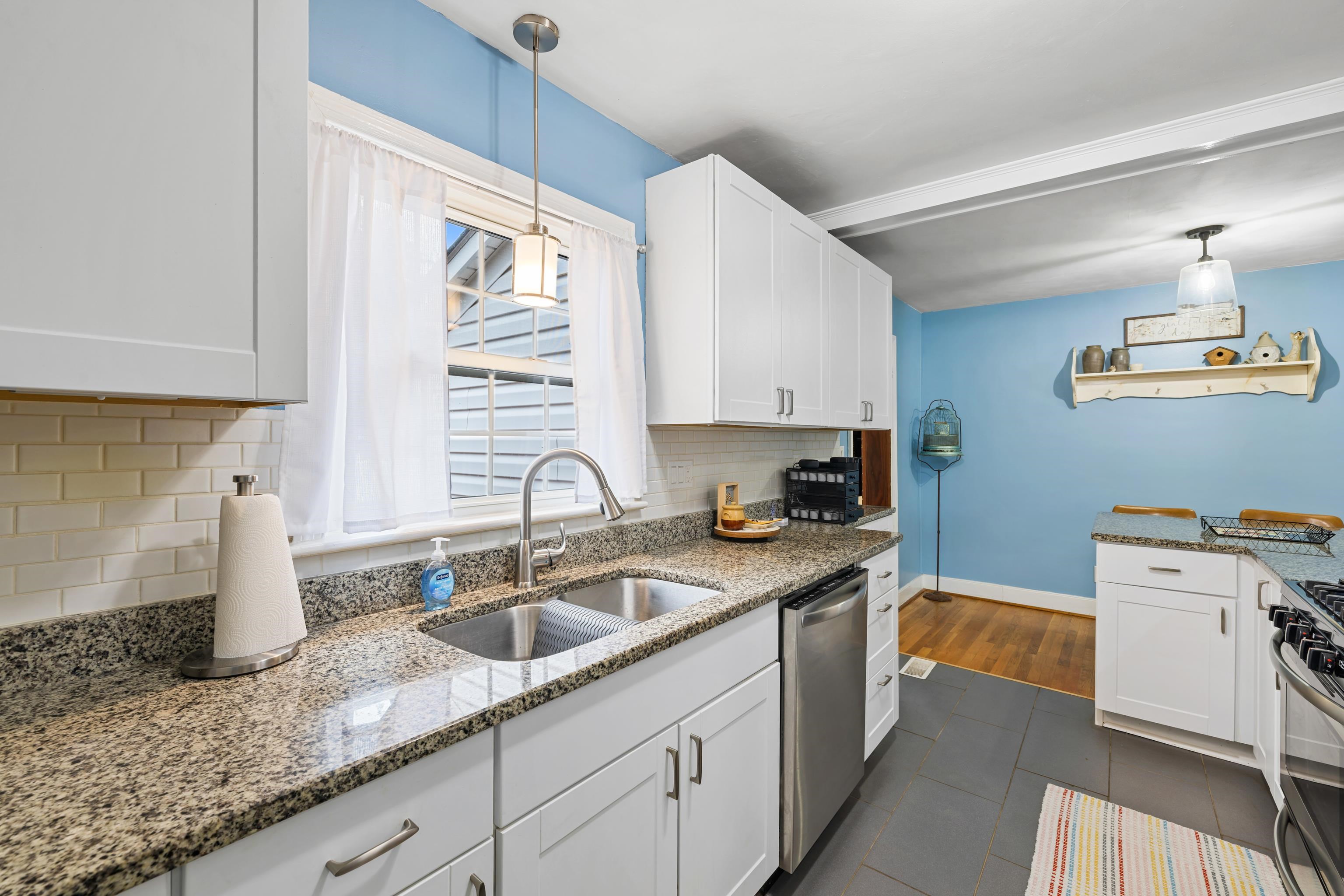 212 ALPHIN AVE, WAYNESBORO, Virginia 22980, 3 Bedrooms Bedrooms, ,1 BathroomBathrooms,Residential,212 ALPHIN AVE,674492 MLS # 674492