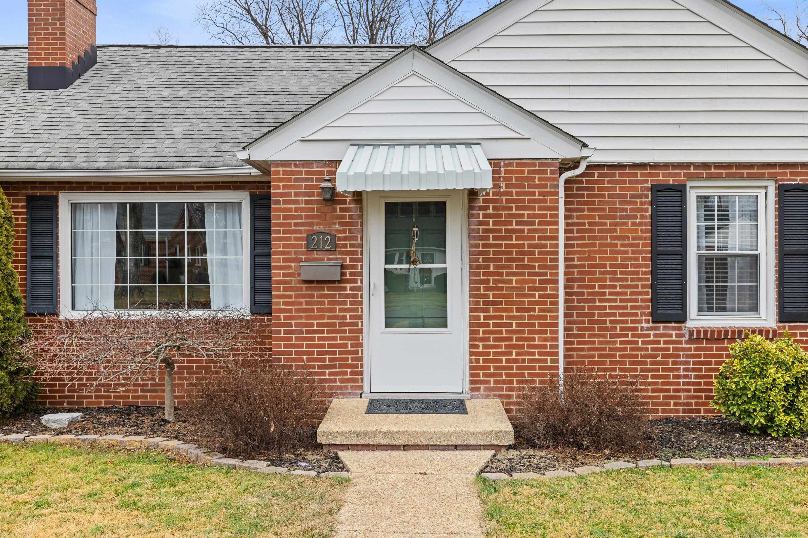 212 ALPHIN AVE, WAYNESBORO, Virginia 22980, 3 Bedrooms Bedrooms, ,1 BathroomBathrooms,Residential,212 ALPHIN AVE,674492 MLS # 674492