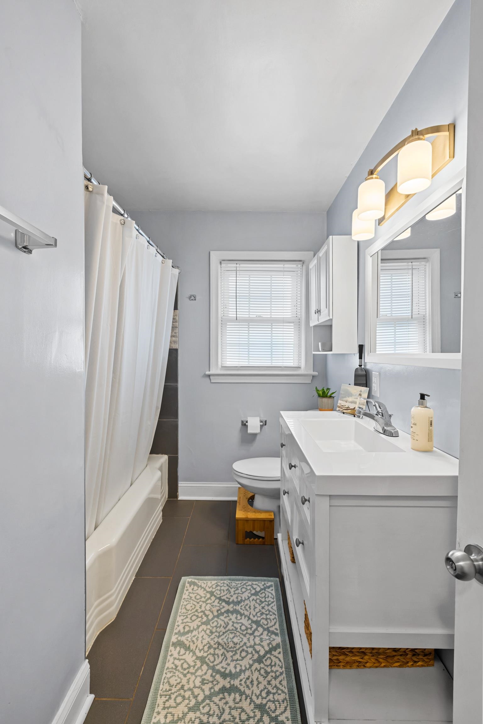 212 ALPHIN AVE, WAYNESBORO, Virginia 22980, 3 Bedrooms Bedrooms, ,1 BathroomBathrooms,Residential,212 ALPHIN AVE,674492 MLS # 674492