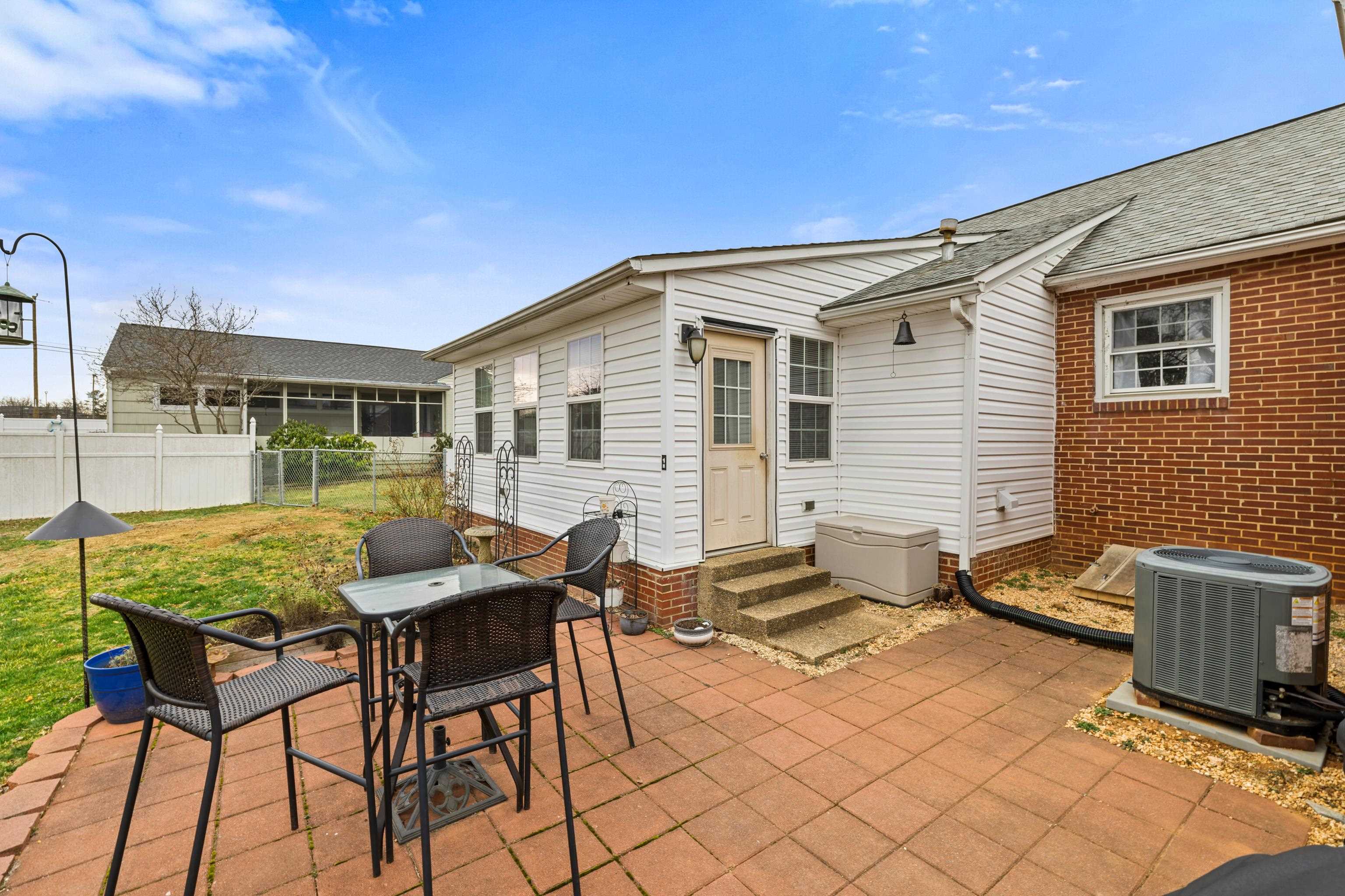 212 ALPHIN AVE, WAYNESBORO, Virginia 22980, 3 Bedrooms Bedrooms, ,1 BathroomBathrooms,Residential,212 ALPHIN AVE,674492 MLS # 674492