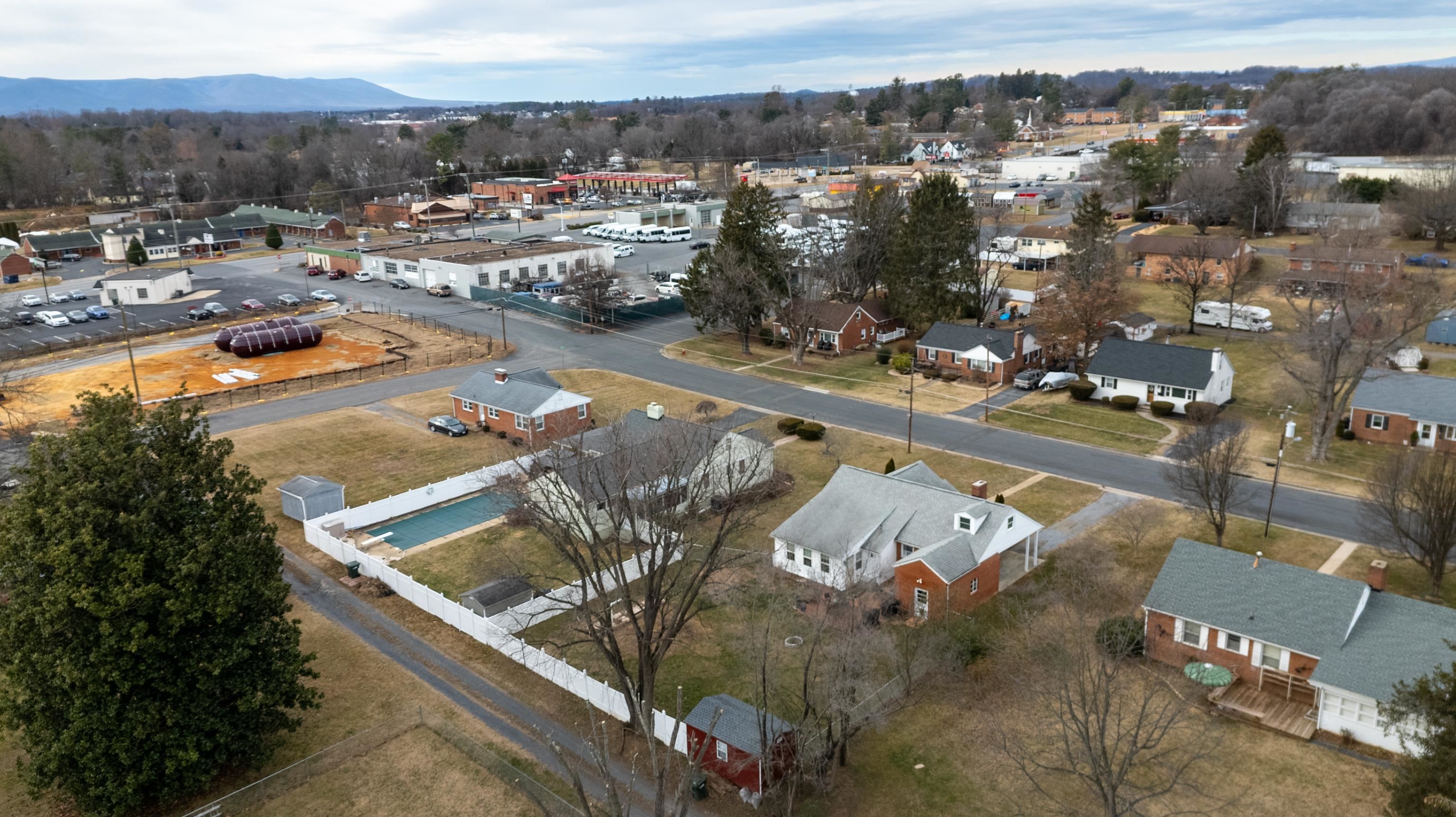 212 ALPHIN AVE, WAYNESBORO, Virginia 22980, 3 Bedrooms Bedrooms, ,1 BathroomBathrooms,Residential,212 ALPHIN AVE,674492 MLS # 674492