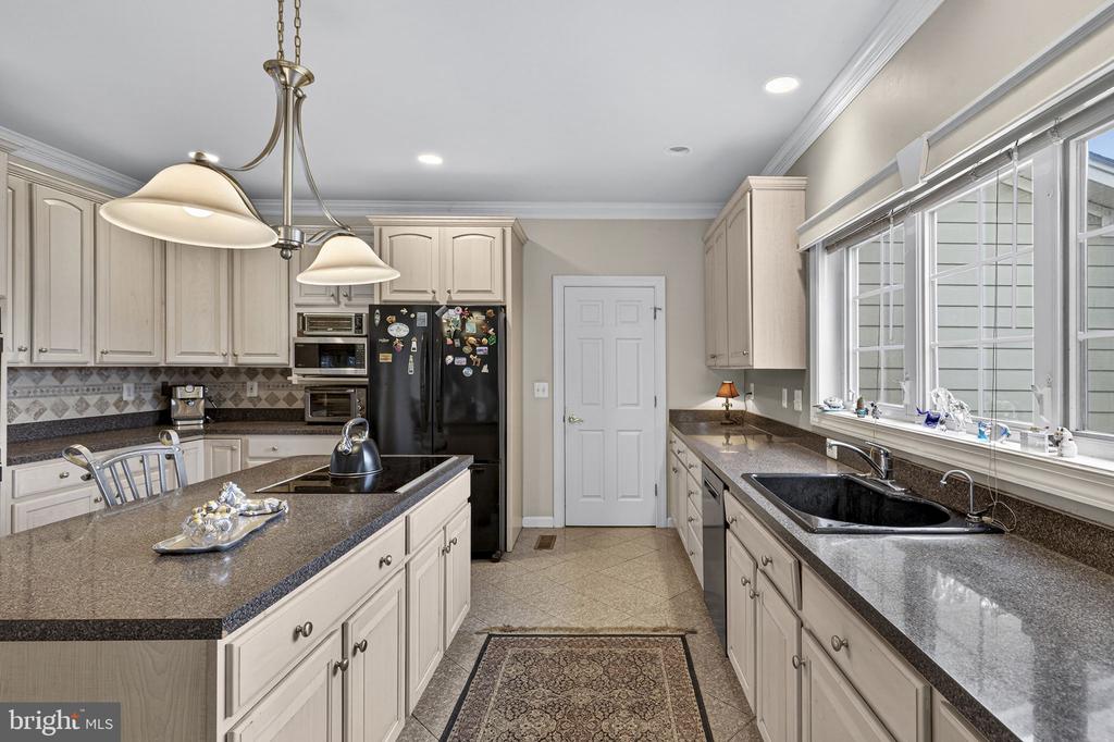 9491 WALSINGHAM LN, MARSHALL, Virginia, 4 Bedrooms Bedrooms, ,5 BathroomsBathrooms,Residential,9491 WALSINGHAM LN,VAFQ2020974 MLS # VAFQ2020974