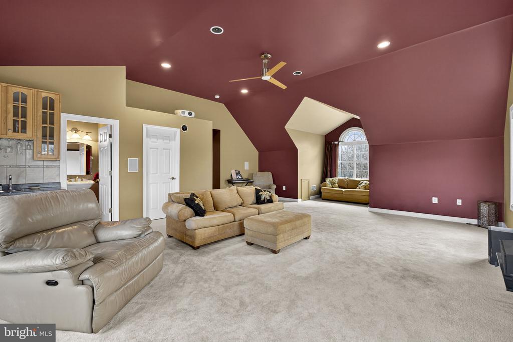 9491 WALSINGHAM LN, MARSHALL, Virginia, 4 Bedrooms Bedrooms, ,5 BathroomsBathrooms,Residential,9491 WALSINGHAM LN,VAFQ2020974 MLS # VAFQ2020974