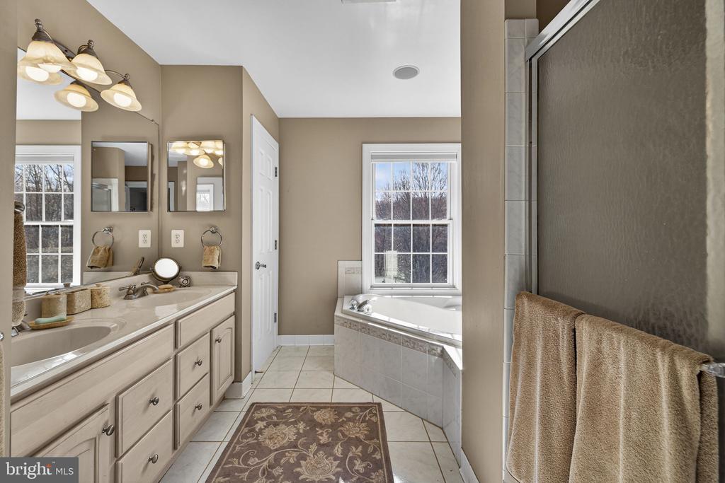 9491 WALSINGHAM LN, MARSHALL, Virginia, 4 Bedrooms Bedrooms, ,5 BathroomsBathrooms,Residential,9491 WALSINGHAM LN,VAFQ2020974 MLS # VAFQ2020974