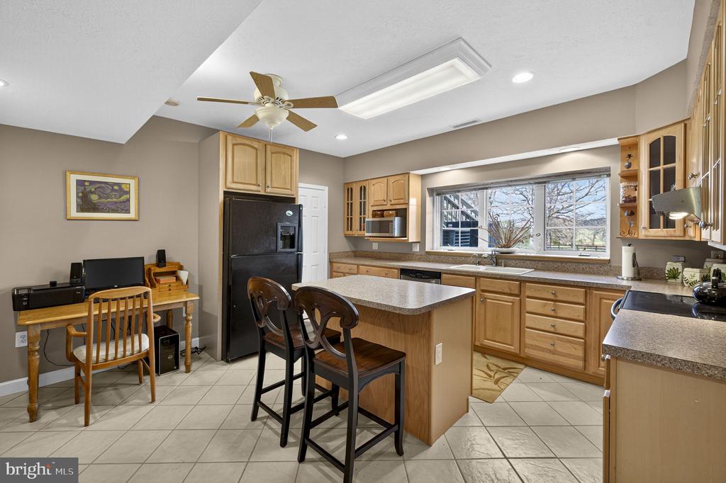 9491 WALSINGHAM LN, MARSHALL, Virginia, 4 Bedrooms Bedrooms, ,5 BathroomsBathrooms,Residential,9491 WALSINGHAM LN,VAFQ2020974 MLS # VAFQ2020974