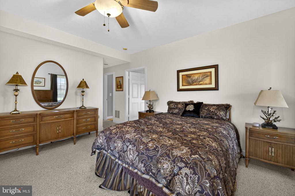 9491 WALSINGHAM LN, MARSHALL, Virginia, 4 Bedrooms Bedrooms, ,5 BathroomsBathrooms,Residential,9491 WALSINGHAM LN,VAFQ2020974 MLS # VAFQ2020974