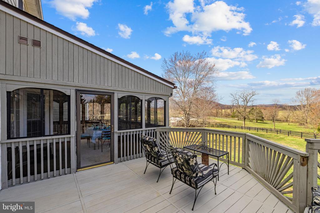 9491 WALSINGHAM LN, MARSHALL, Virginia, 4 Bedrooms Bedrooms, ,5 BathroomsBathrooms,Residential,9491 WALSINGHAM LN,VAFQ2020974 MLS # VAFQ2020974