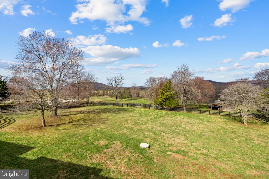 9491 WALSINGHAM LN, MARSHALL, Virginia, 4 Bedrooms Bedrooms, ,5 BathroomsBathrooms,Residential,9491 WALSINGHAM LN,VAFQ2020974 MLS # VAFQ2020974