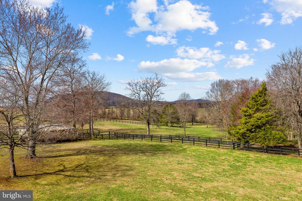 9491 WALSINGHAM LN, MARSHALL, Virginia, 4 Bedrooms Bedrooms, ,5 BathroomsBathrooms,Residential,9491 WALSINGHAM LN,VAFQ2020974 MLS # VAFQ2020974