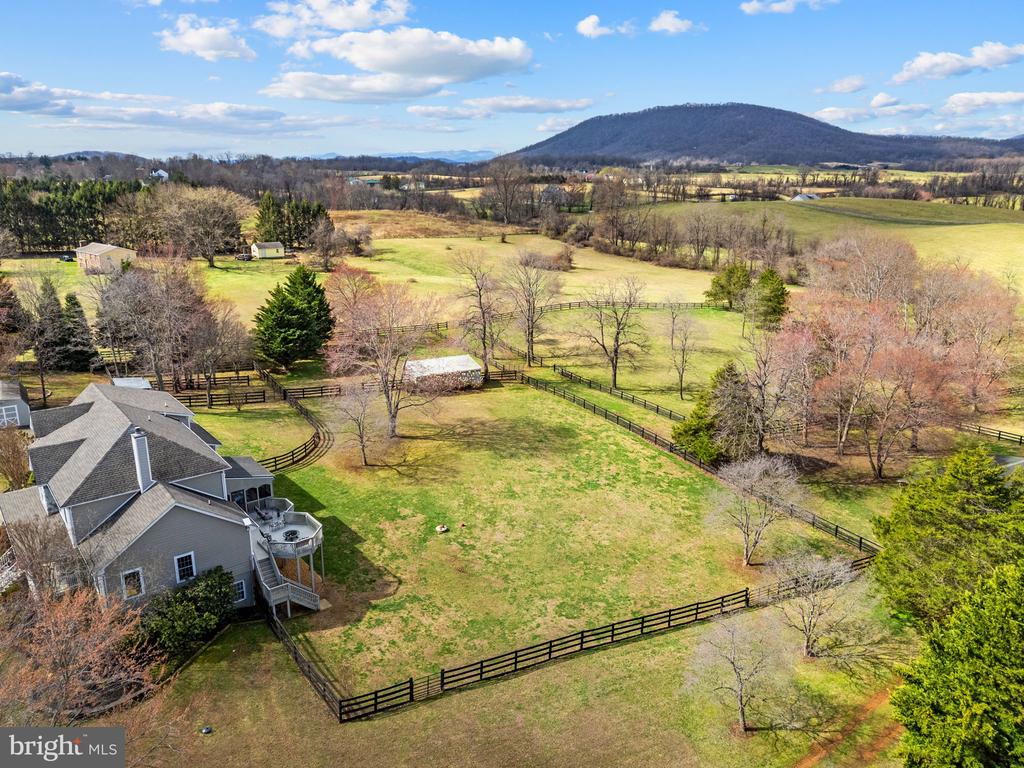 9491 WALSINGHAM LN, MARSHALL, Virginia, 4 Bedrooms Bedrooms, ,5 BathroomsBathrooms,Residential,9491 WALSINGHAM LN,VAFQ2020974 MLS # VAFQ2020974