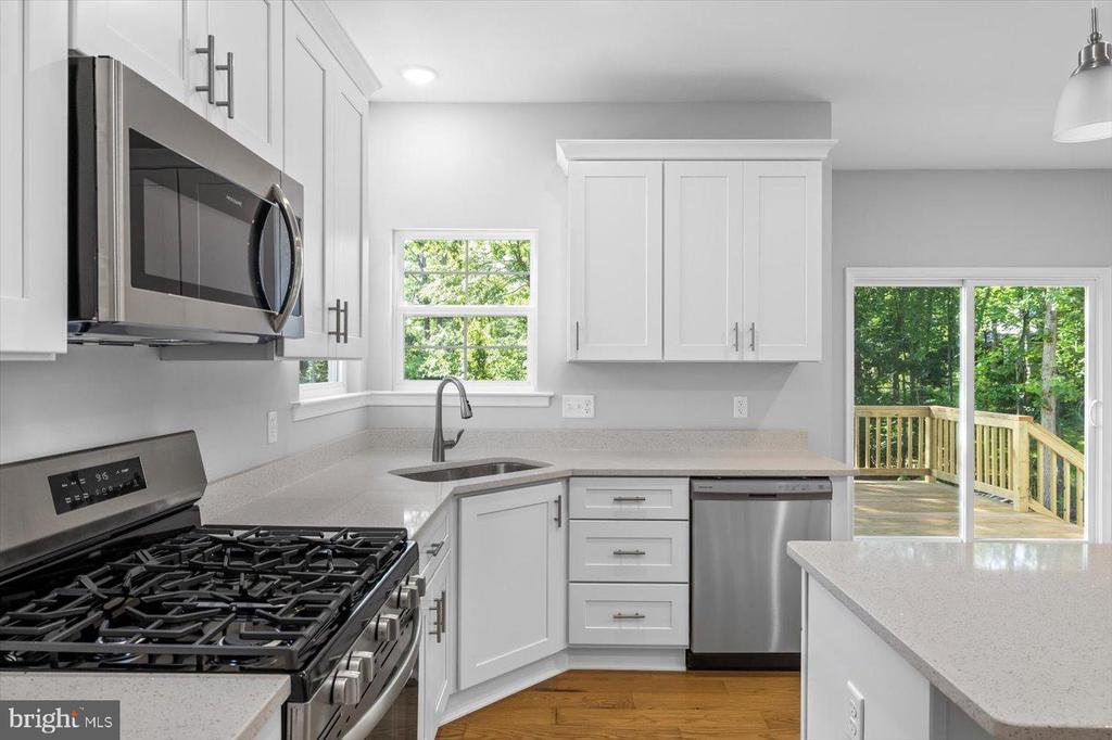 327 YORKTOWN BLVD, LOCUST GROVE, Virginia 22508, 5 Bedrooms Bedrooms, ,2 BathroomsBathrooms,Residential,327 YORKTOWN BLVD,VAOR2013604 MLS # VAOR2013604