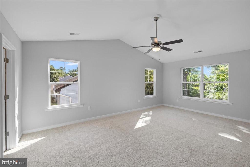 327 YORKTOWN BLVD, LOCUST GROVE, Virginia 22508, 5 Bedrooms Bedrooms, ,2 BathroomsBathrooms,Residential,327 YORKTOWN BLVD,VAOR2013604 MLS # VAOR2013604