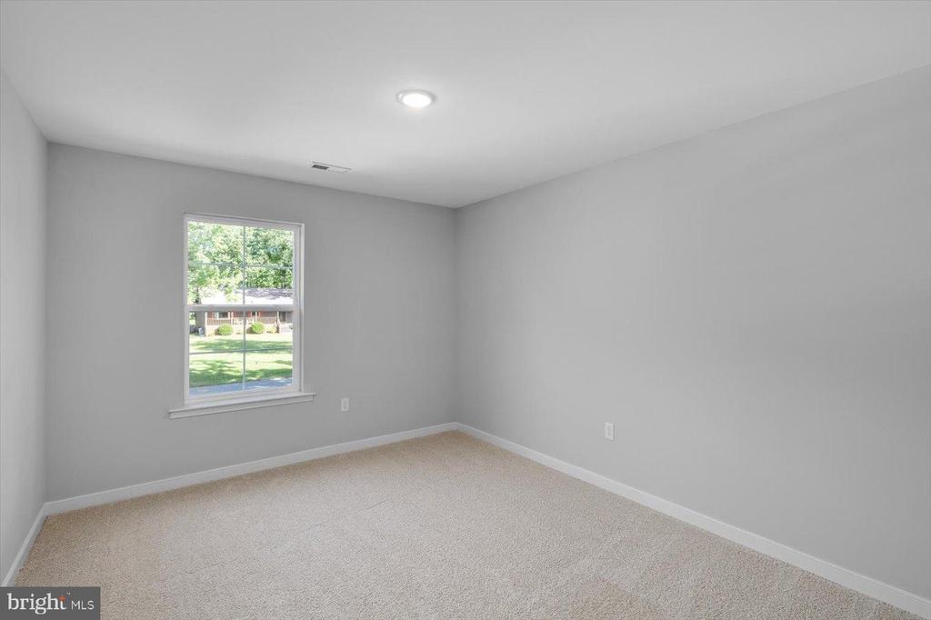 327 YORKTOWN BLVD, LOCUST GROVE, Virginia 22508, 5 Bedrooms Bedrooms, ,2 BathroomsBathrooms,Residential,327 YORKTOWN BLVD,VAOR2013604 MLS # VAOR2013604