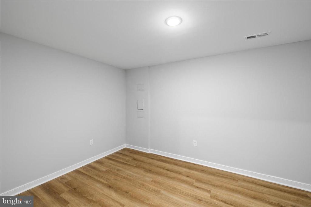 327 YORKTOWN BLVD, LOCUST GROVE, Virginia 22508, 5 Bedrooms Bedrooms, ,2 BathroomsBathrooms,Residential,327 YORKTOWN BLVD,VAOR2013604 MLS # VAOR2013604