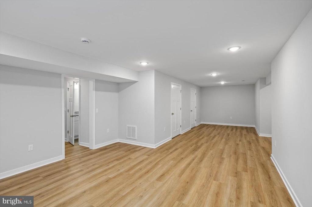 327 YORKTOWN BLVD, LOCUST GROVE, Virginia 22508, 5 Bedrooms Bedrooms, ,2 BathroomsBathrooms,Residential,327 YORKTOWN BLVD,VAOR2013604 MLS # VAOR2013604