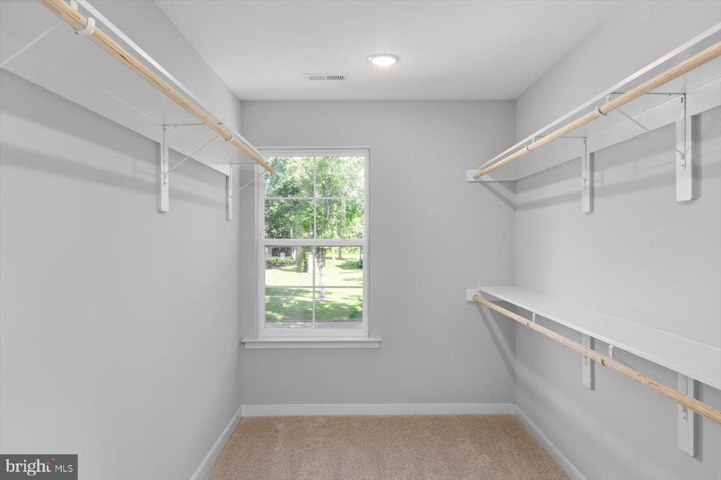 327 YORKTOWN BLVD, LOCUST GROVE, Virginia 22508, 5 Bedrooms Bedrooms, ,2 BathroomsBathrooms,Residential,327 YORKTOWN BLVD,VAOR2013604 MLS # VAOR2013604