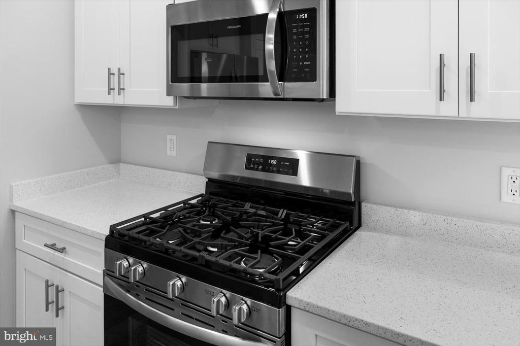 401 BIRDIE RD, LOCUST GROVE, Virginia 22508, 5 Bedrooms Bedrooms, ,2 BathroomsBathrooms,Residential,401 BIRDIE RD,VAOR2013606 MLS # VAOR2013606