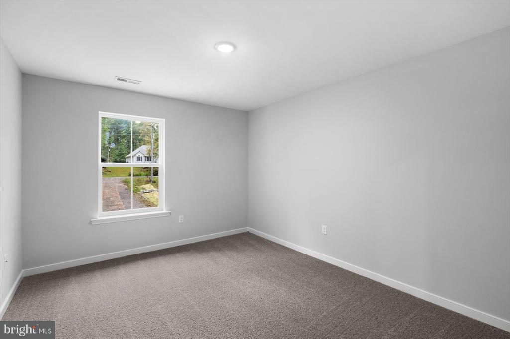 401 BIRDIE RD, LOCUST GROVE, Virginia 22508, 5 Bedrooms Bedrooms, ,2 BathroomsBathrooms,Residential,401 BIRDIE RD,VAOR2013606 MLS # VAOR2013606