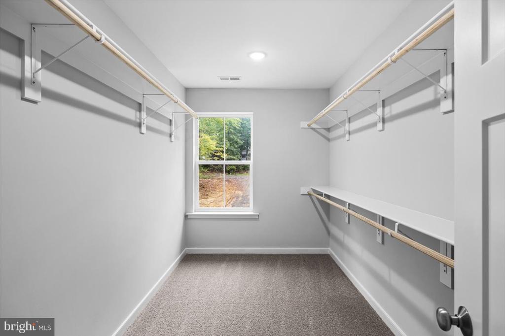 401 BIRDIE RD, LOCUST GROVE, Virginia 22508, 5 Bedrooms Bedrooms, ,2 BathroomsBathrooms,Residential,401 BIRDIE RD,VAOR2013606 MLS # VAOR2013606