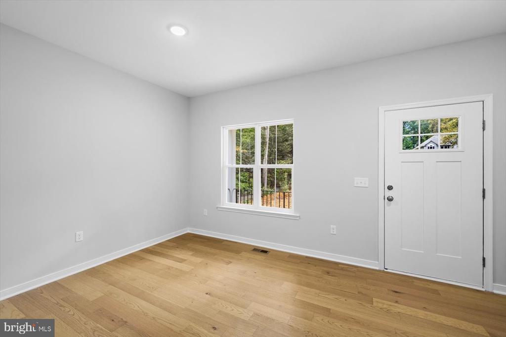 401 BIRDIE RD, LOCUST GROVE, Virginia 22508, 5 Bedrooms Bedrooms, ,2 BathroomsBathrooms,Residential,401 BIRDIE RD,VAOR2013606 MLS # VAOR2013606