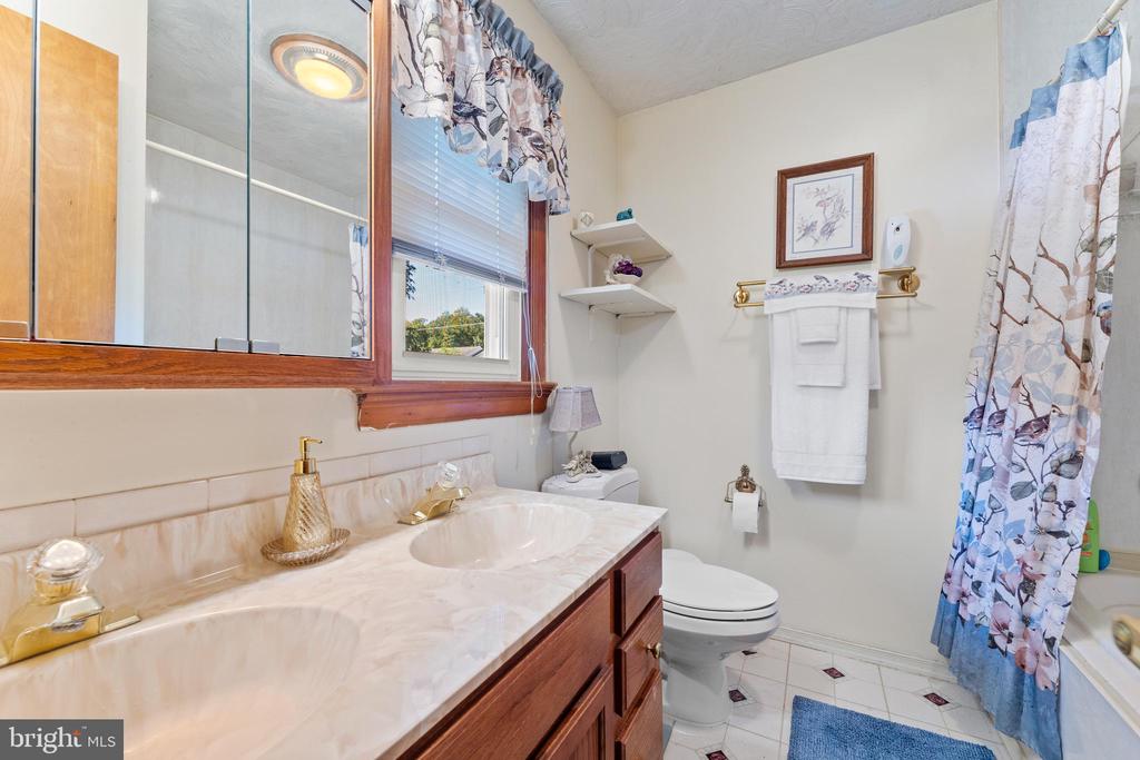 7105 PULLEN DR, FREDERICKSBURG, Virginia 22407, 5 Bedrooms Bedrooms, ,3 BathroomsBathrooms,Residential,7105 PULLEN DR,VASP2040112 MLS # VASP2040112