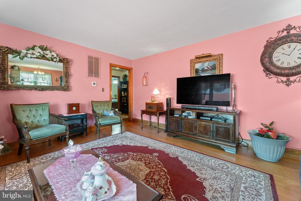 7105 PULLEN DR, FREDERICKSBURG, Virginia 22407, 5 Bedrooms Bedrooms, ,3 BathroomsBathrooms,Residential,7105 PULLEN DR,VASP2040112 MLS # VASP2040112