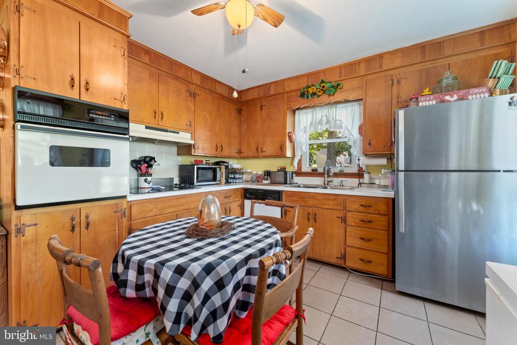 7105 PULLEN DR, FREDERICKSBURG, Virginia 22407, 5 Bedrooms Bedrooms, ,3 BathroomsBathrooms,Residential,7105 PULLEN DR,VASP2040112 MLS # VASP2040112