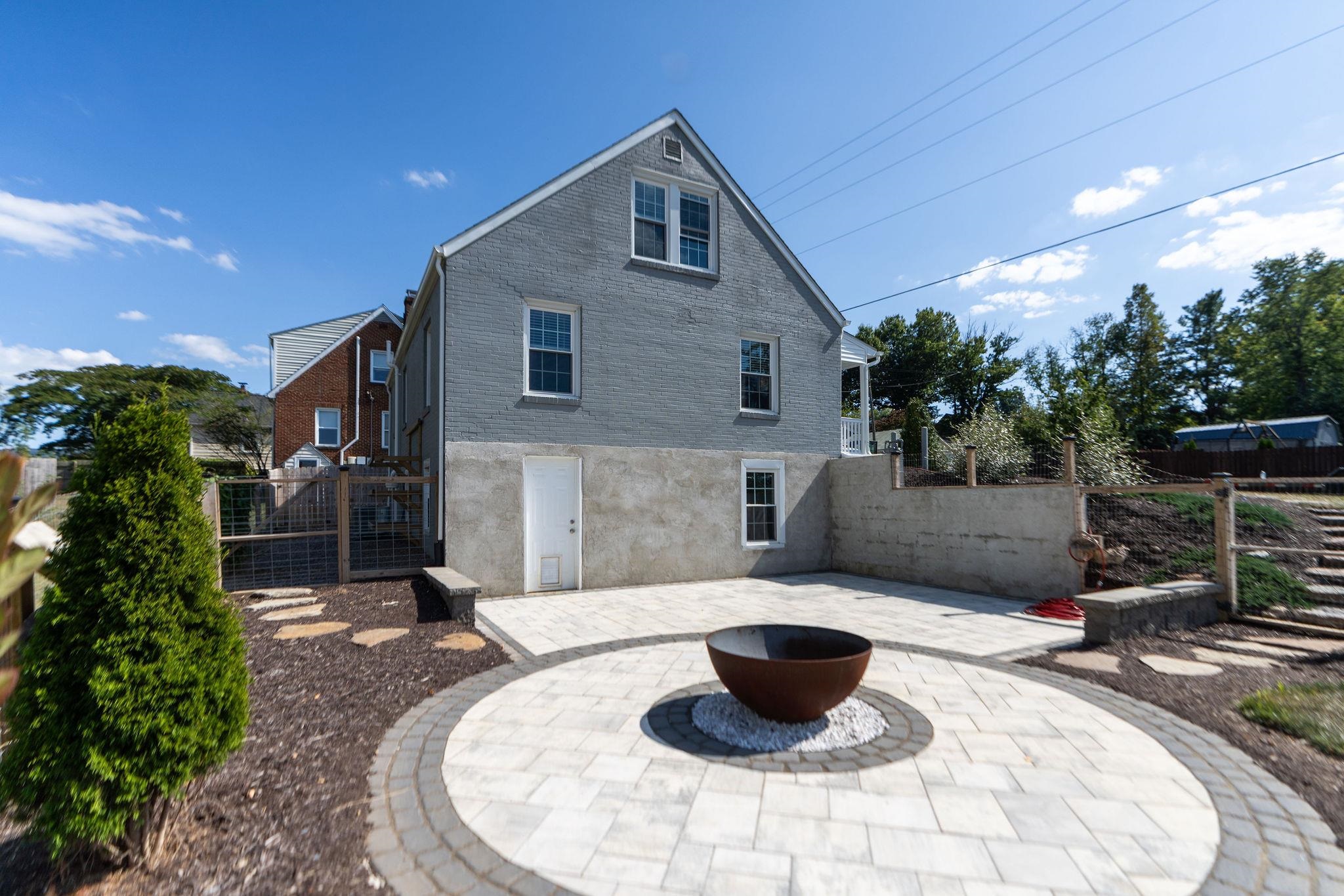 1215 W 12TH ST, WAYNESBORO, Virginia 22980, 3 Bedrooms Bedrooms, ,1 BathroomBathrooms,Residential,1215 W 12TH ST,669144 MLS # 669144