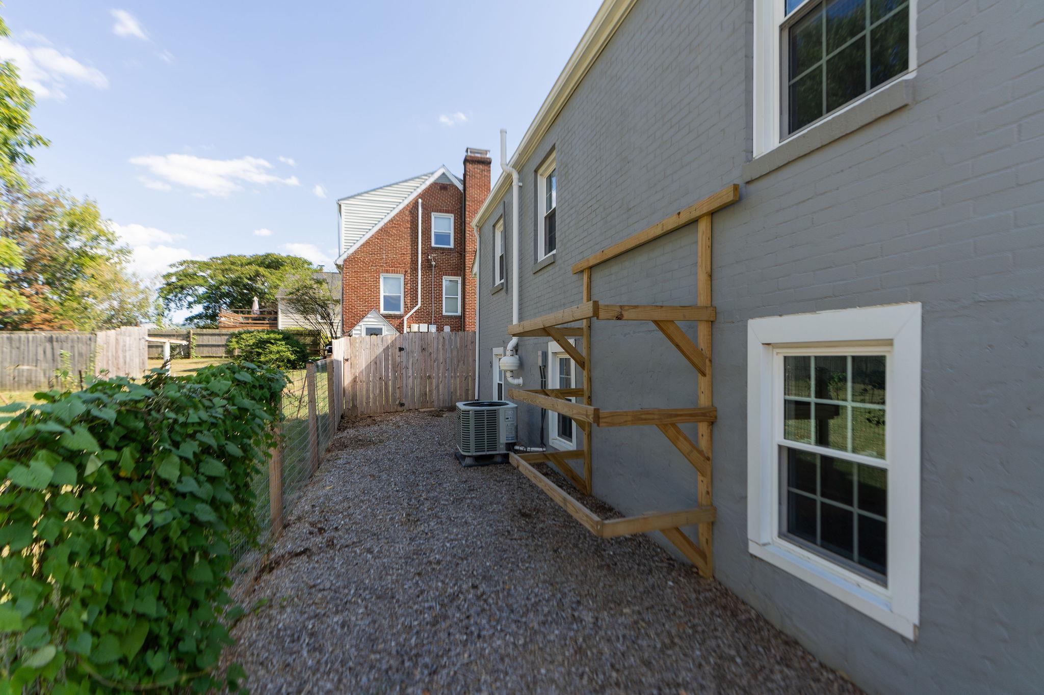 1215 W 12TH ST, WAYNESBORO, Virginia 22980, 3 Bedrooms Bedrooms, ,1 BathroomBathrooms,Residential,1215 W 12TH ST,669144 MLS # 669144