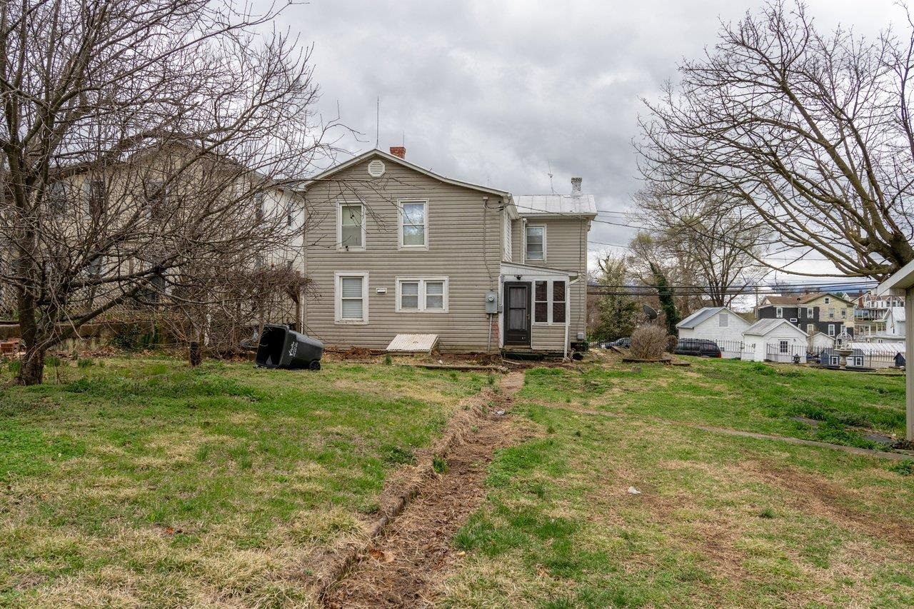 309 VIRGINIA AVE, SHENANDOAH, Virginia 22849, 4 Bedrooms Bedrooms, ,1 BathroomBathrooms,Residential,309 VIRGINIA AVE,674510 MLS # 674510