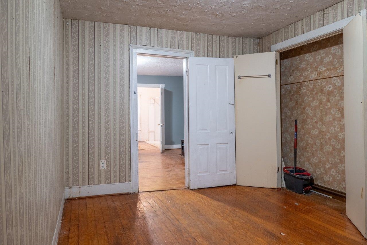 309 VIRGINIA AVE, SHENANDOAH, Virginia 22849, 4 Bedrooms Bedrooms, ,1 BathroomBathrooms,Residential,309 VIRGINIA AVE,674510 MLS # 674510