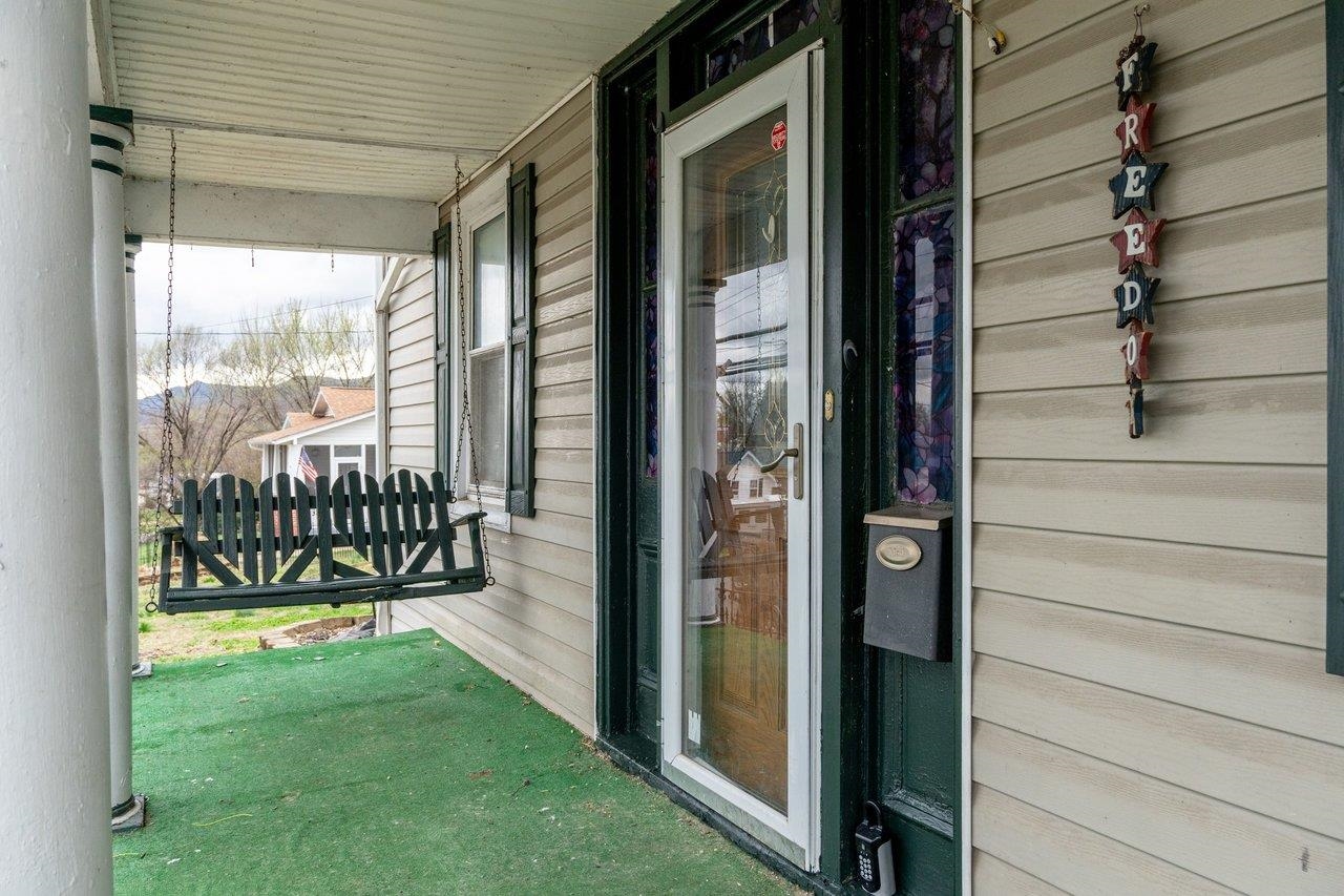 309 VIRGINIA AVE, SHENANDOAH, Virginia 22849, 4 Bedrooms Bedrooms, ,1 BathroomBathrooms,Residential,309 VIRGINIA AVE,674510 MLS # 674510