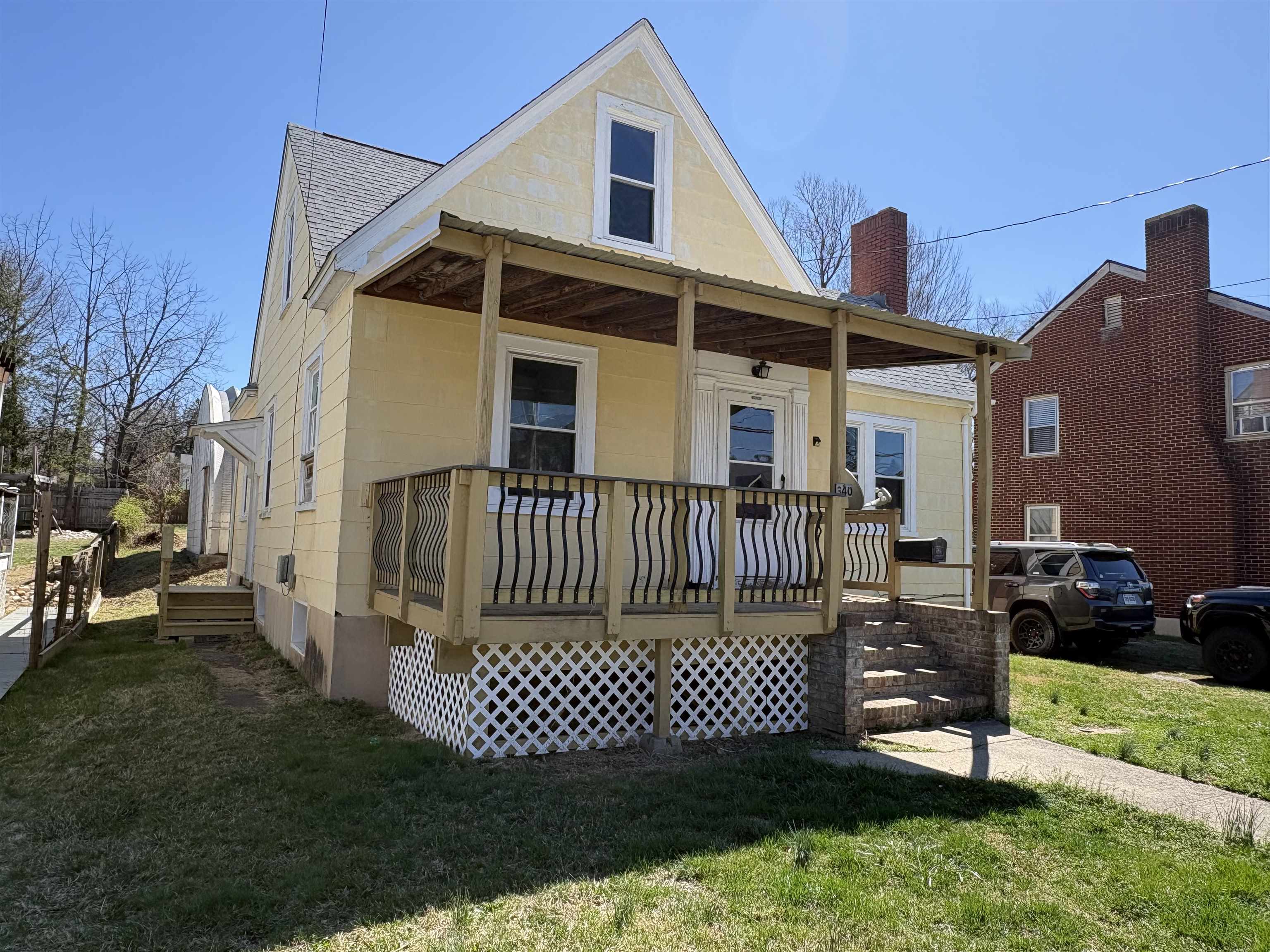 340 FLORENCE AVE, WAYNESBORO, Virginia 22980, 2 Bedrooms Bedrooms, ,1 BathroomBathrooms,Residential,340 FLORENCE AVE,674519 MLS # 674519