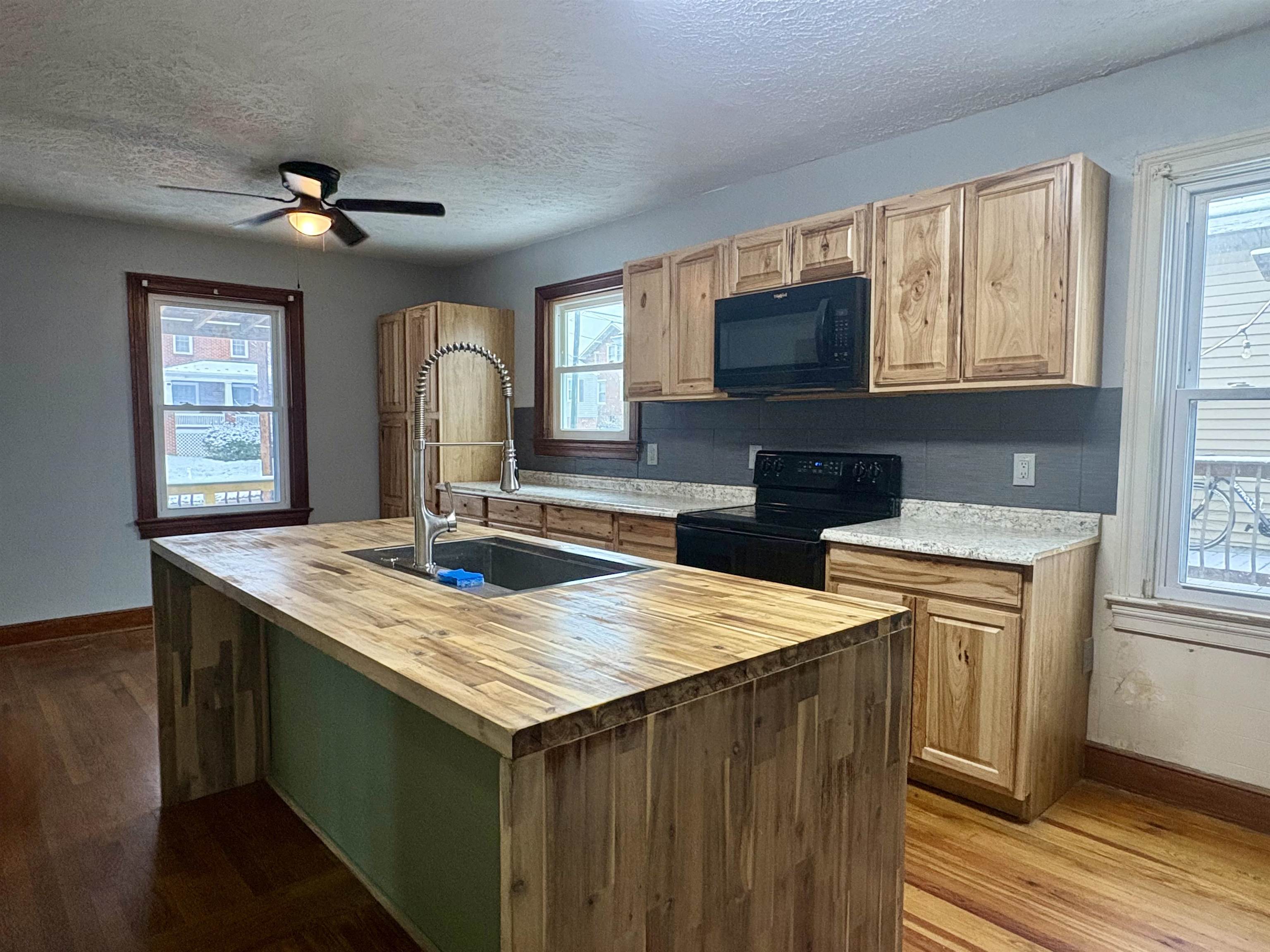 340 FLORENCE AVE, WAYNESBORO, Virginia 22980, 2 Bedrooms Bedrooms, ,1 BathroomBathrooms,Residential,340 FLORENCE AVE,674519 MLS # 674519