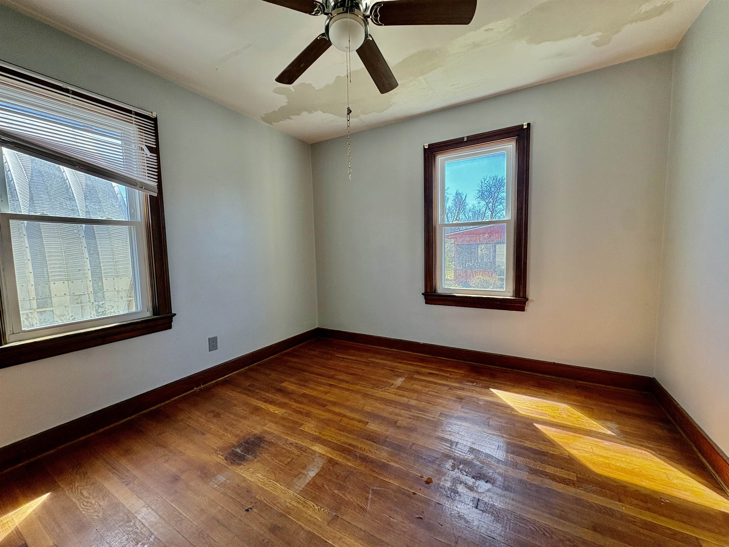 340 FLORENCE AVE, WAYNESBORO, Virginia 22980, 2 Bedrooms Bedrooms, ,1 BathroomBathrooms,Residential,340 FLORENCE AVE,674519 MLS # 674519