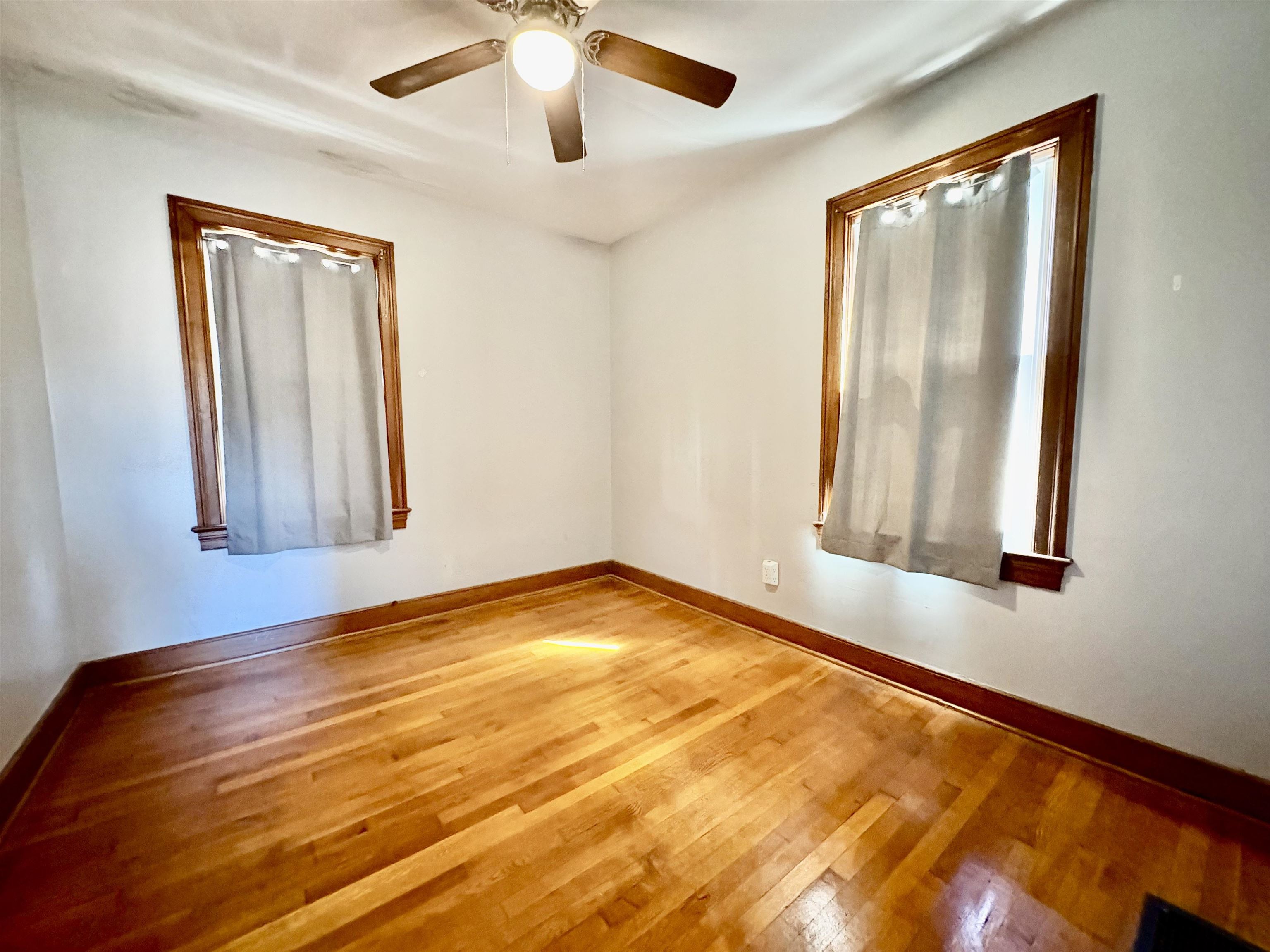 340 FLORENCE AVE, WAYNESBORO, Virginia 22980, 2 Bedrooms Bedrooms, ,1 BathroomBathrooms,Residential,340 FLORENCE AVE,674519 MLS # 674519