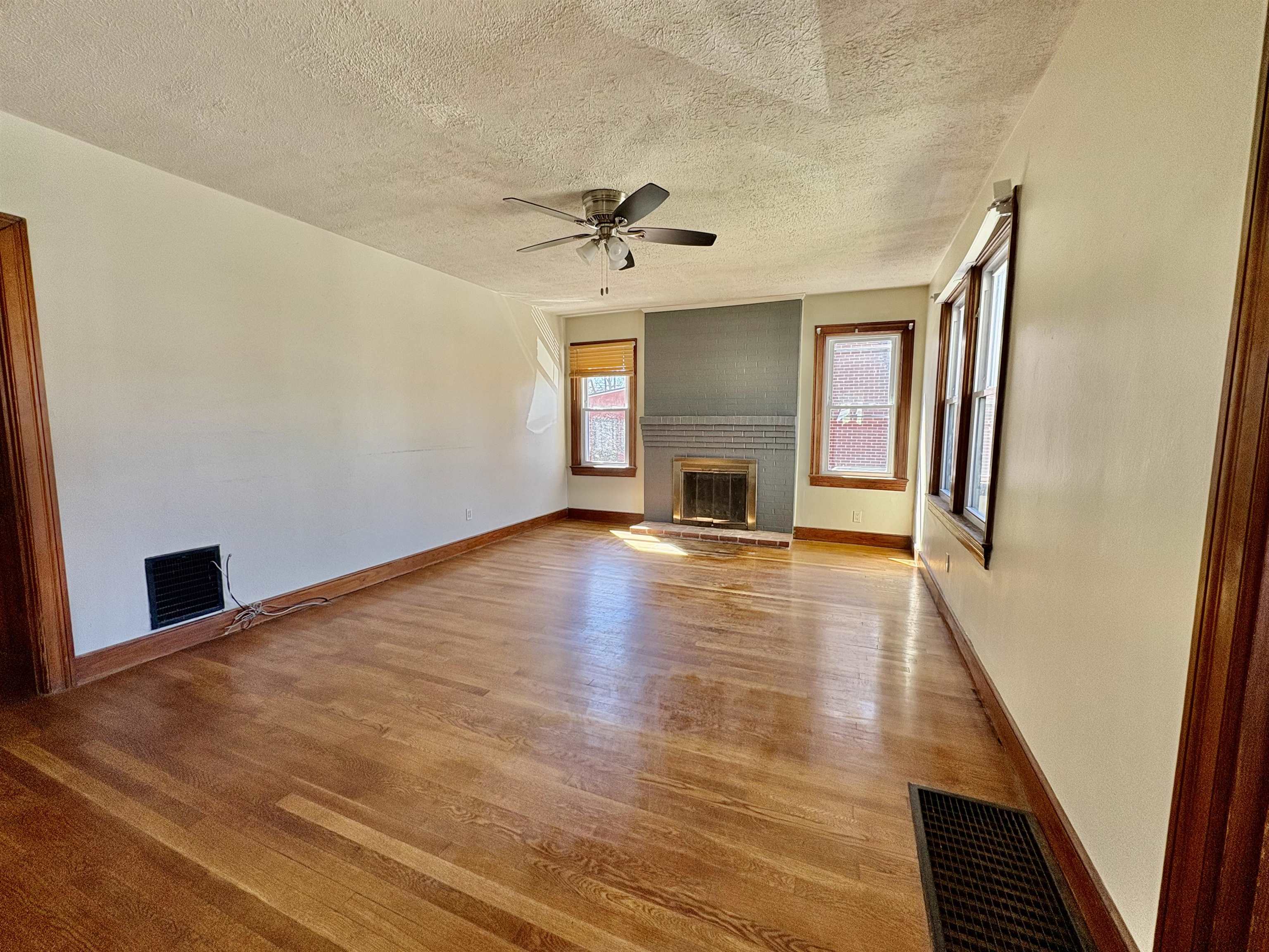 340 FLORENCE AVE, WAYNESBORO, Virginia 22980, 2 Bedrooms Bedrooms, ,1 BathroomBathrooms,Residential,340 FLORENCE AVE,674519 MLS # 674519