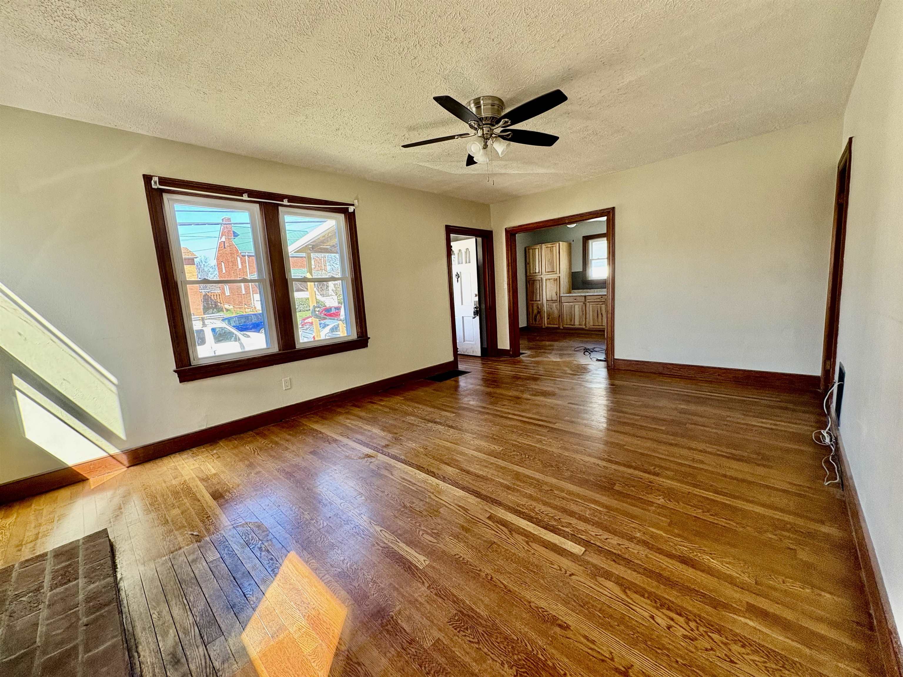 340 FLORENCE AVE, WAYNESBORO, Virginia 22980, 2 Bedrooms Bedrooms, ,1 BathroomBathrooms,Residential,340 FLORENCE AVE,674519 MLS # 674519