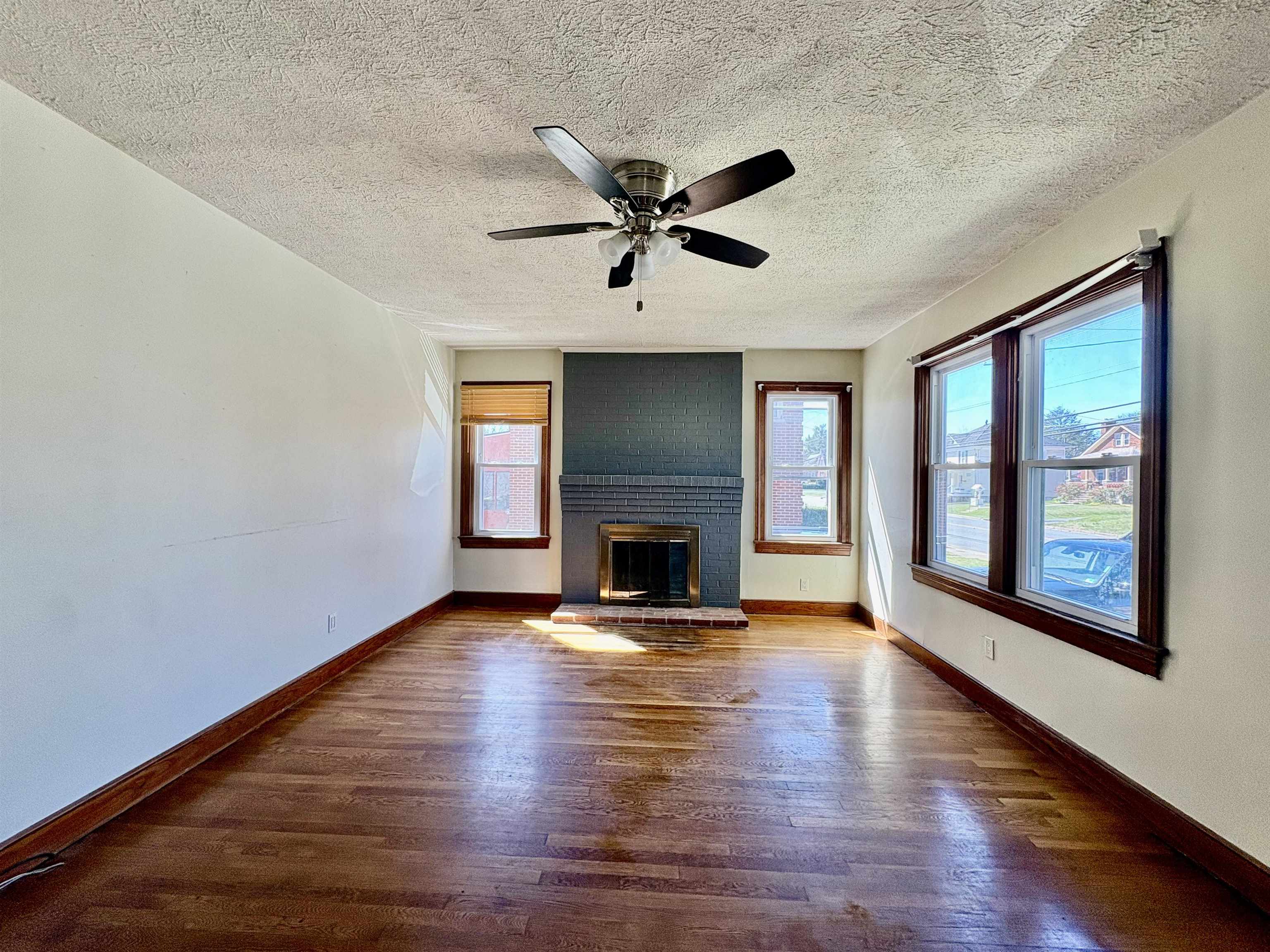 340 FLORENCE AVE, WAYNESBORO, Virginia 22980, 2 Bedrooms Bedrooms, ,1 BathroomBathrooms,Residential,340 FLORENCE AVE,674519 MLS # 674519