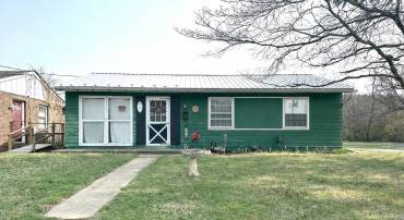 628 MARKET AVE, WAYNESBORO, Virginia 22980, 3 Bedrooms Bedrooms, ,1 BathroomBathrooms,Residential,628 MARKET AVE,674527 MLS # 674527