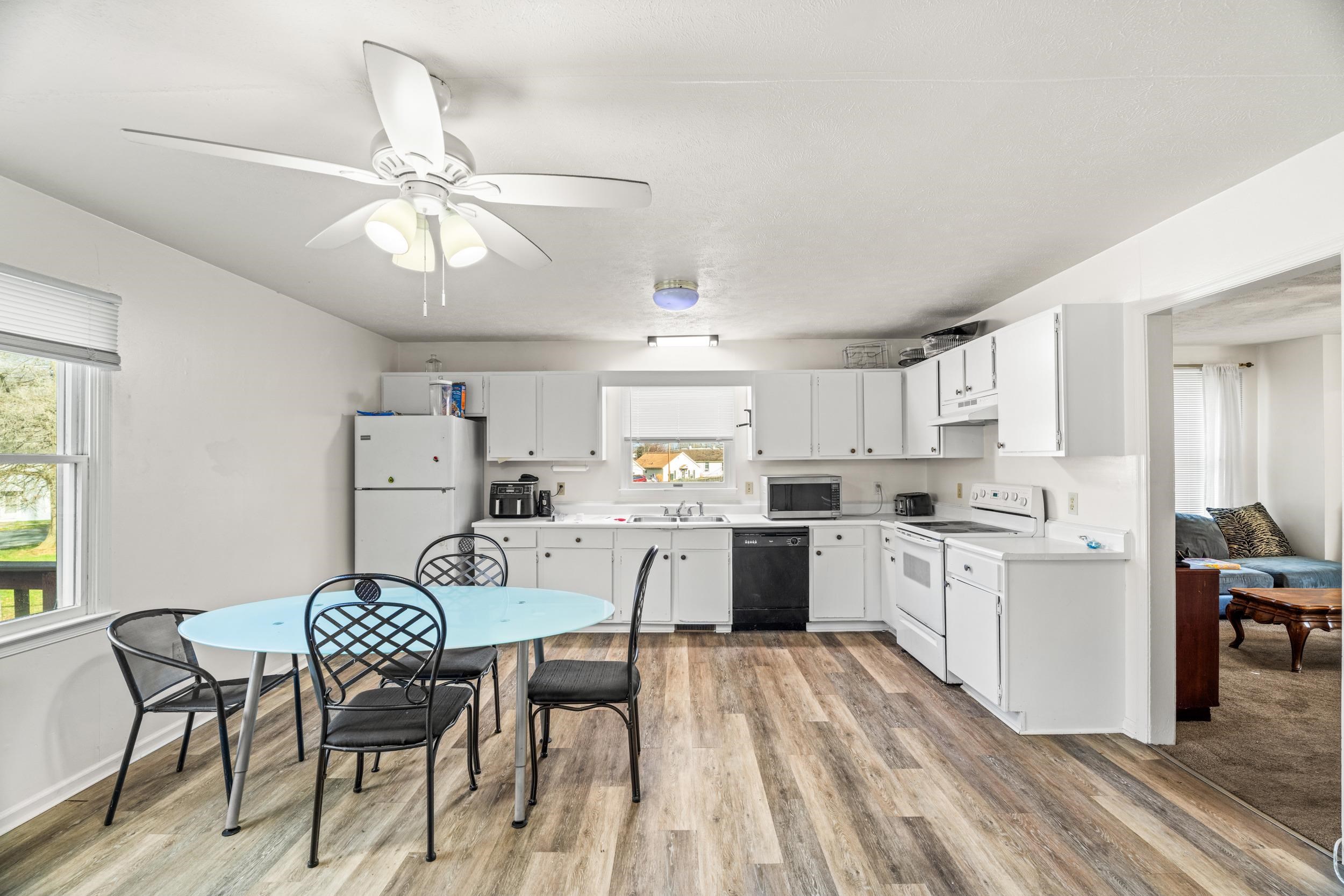 1316 E MAIN ST, WAYNESBORO, Virginia 22980, 3 Bedrooms Bedrooms, ,1 BathroomBathrooms,Residential,1316 E MAIN ST,674529 MLS # 674529