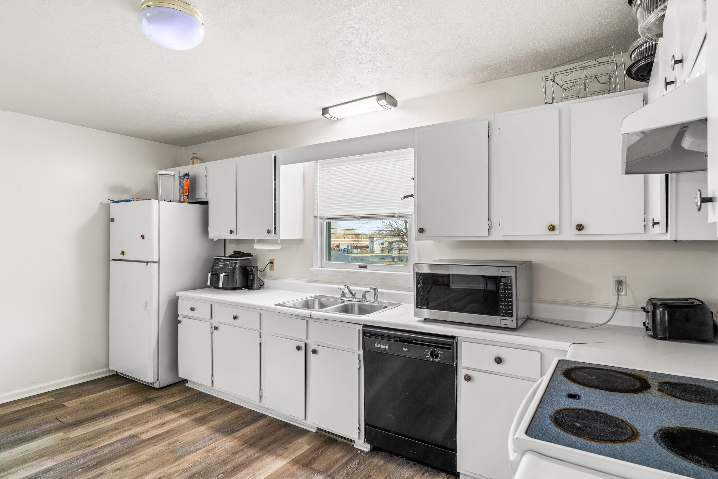 1316 E MAIN ST, WAYNESBORO, Virginia 22980, 3 Bedrooms Bedrooms, ,1 BathroomBathrooms,Residential,1316 E MAIN ST,674529 MLS # 674529