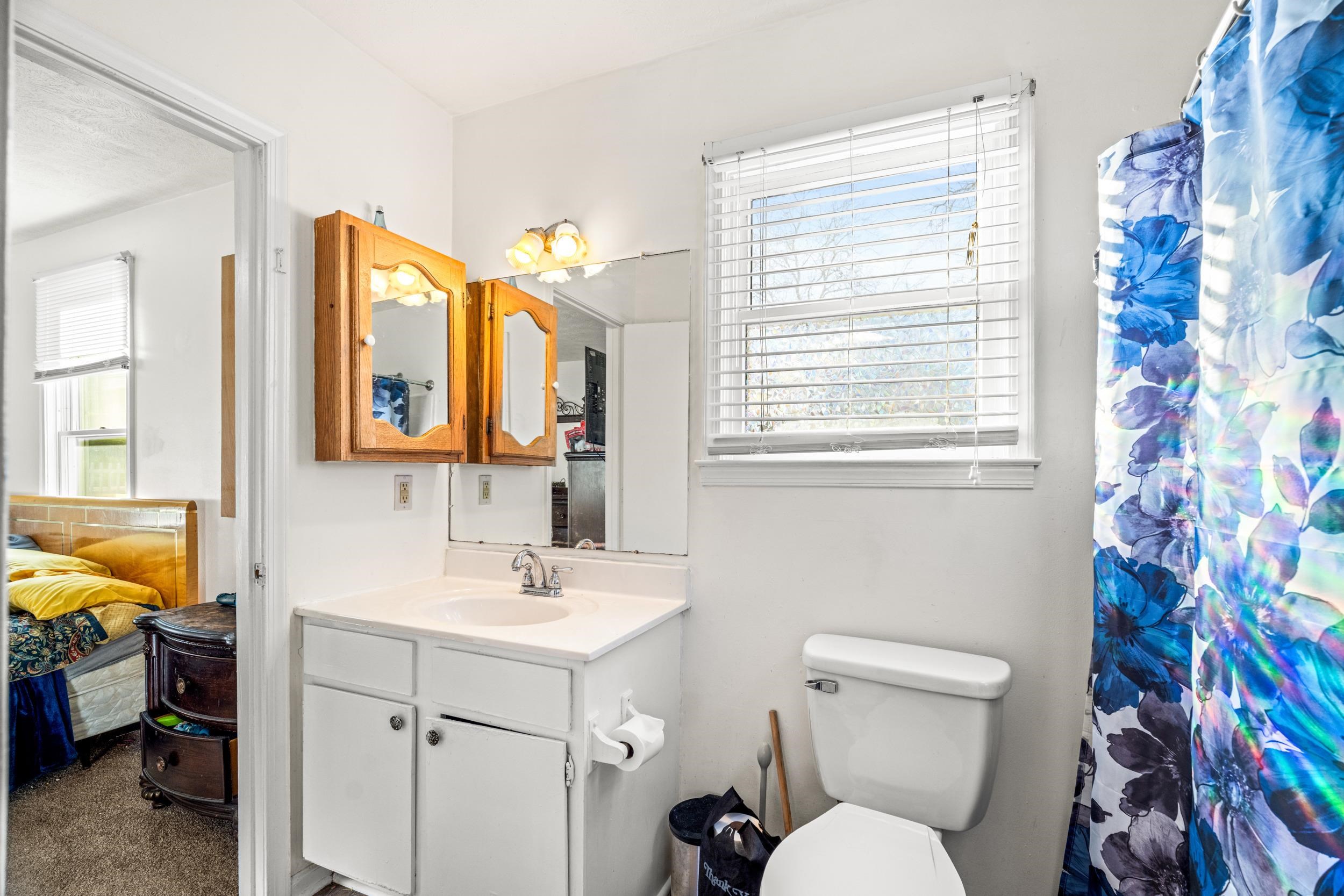 1316 E MAIN ST, WAYNESBORO, Virginia 22980, 3 Bedrooms Bedrooms, ,1 BathroomBathrooms,Residential,1316 E MAIN ST,674529 MLS # 674529