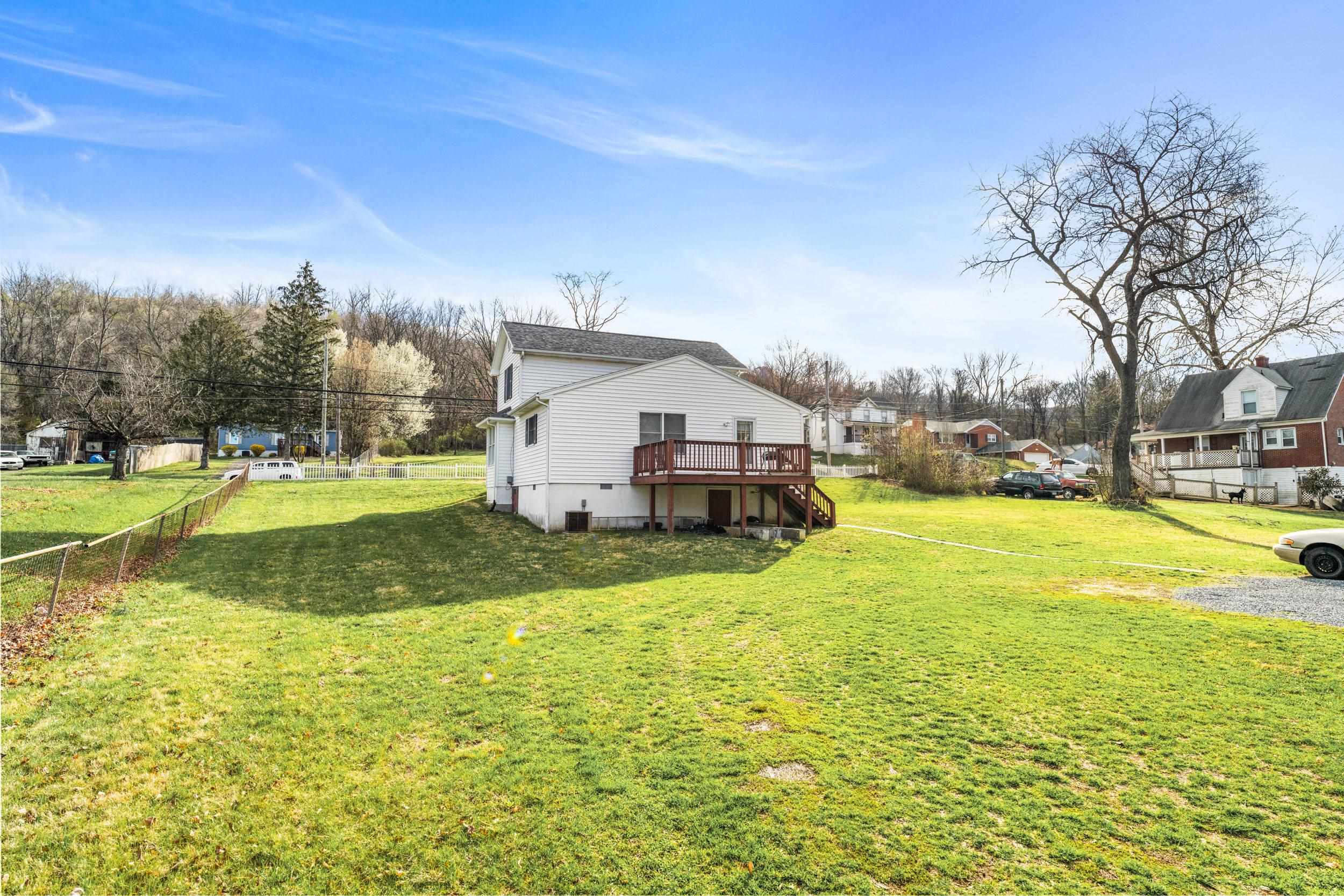 1316 E MAIN ST, WAYNESBORO, Virginia 22980, 3 Bedrooms Bedrooms, ,1 BathroomBathrooms,Residential,1316 E MAIN ST,674529 MLS # 674529