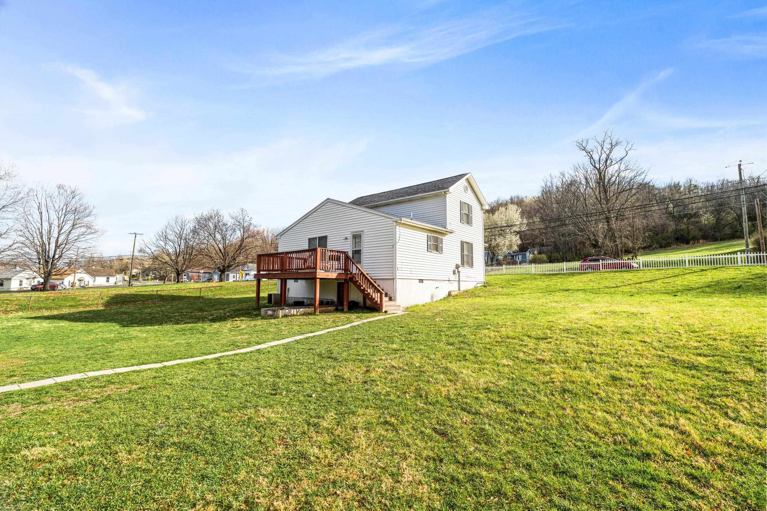 1316 E MAIN ST, WAYNESBORO, Virginia 22980, 3 Bedrooms Bedrooms, ,1 BathroomBathrooms,Residential,1316 E MAIN ST,674529 MLS # 674529