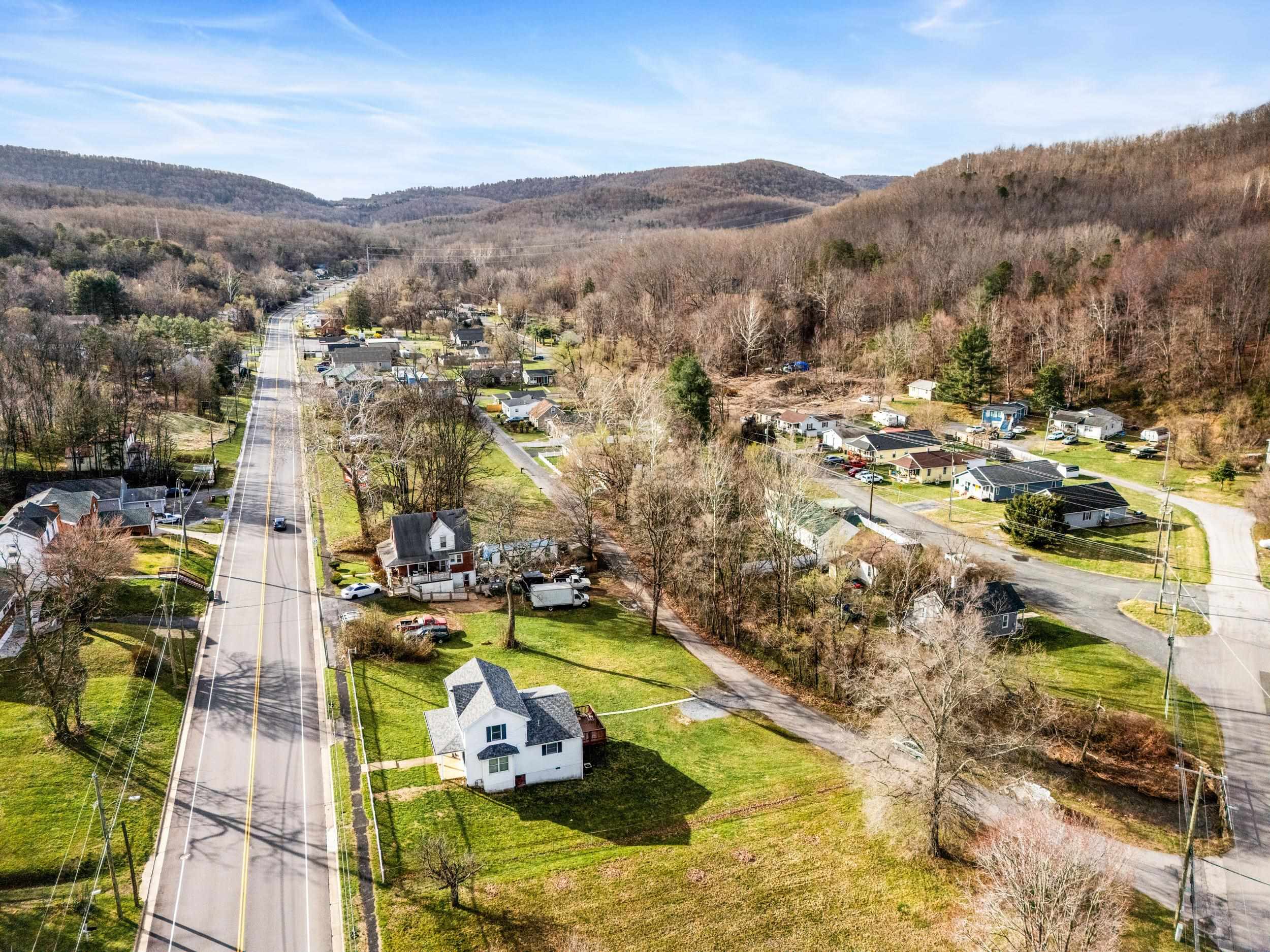 1316 E MAIN ST, WAYNESBORO, Virginia 22980, 3 Bedrooms Bedrooms, ,1 BathroomBathrooms,Residential,1316 E MAIN ST,674529 MLS # 674529