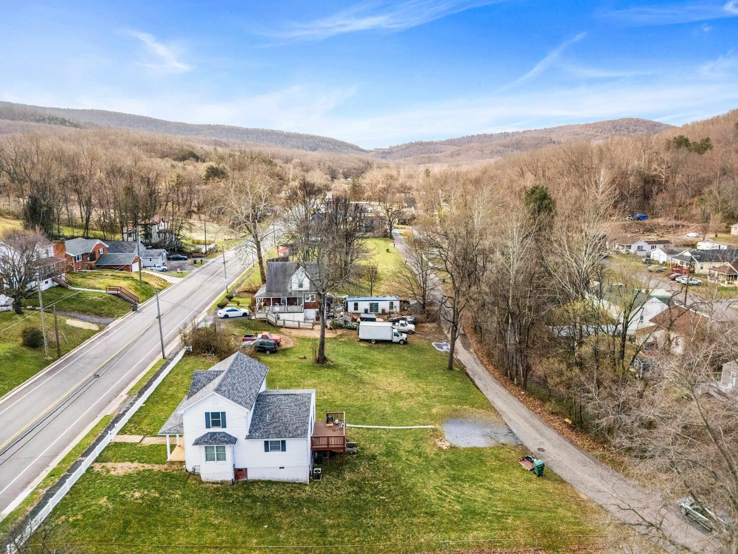 1316 E MAIN ST, WAYNESBORO, Virginia 22980, 3 Bedrooms Bedrooms, ,1 BathroomBathrooms,Residential,1316 E MAIN ST,674529 MLS # 674529