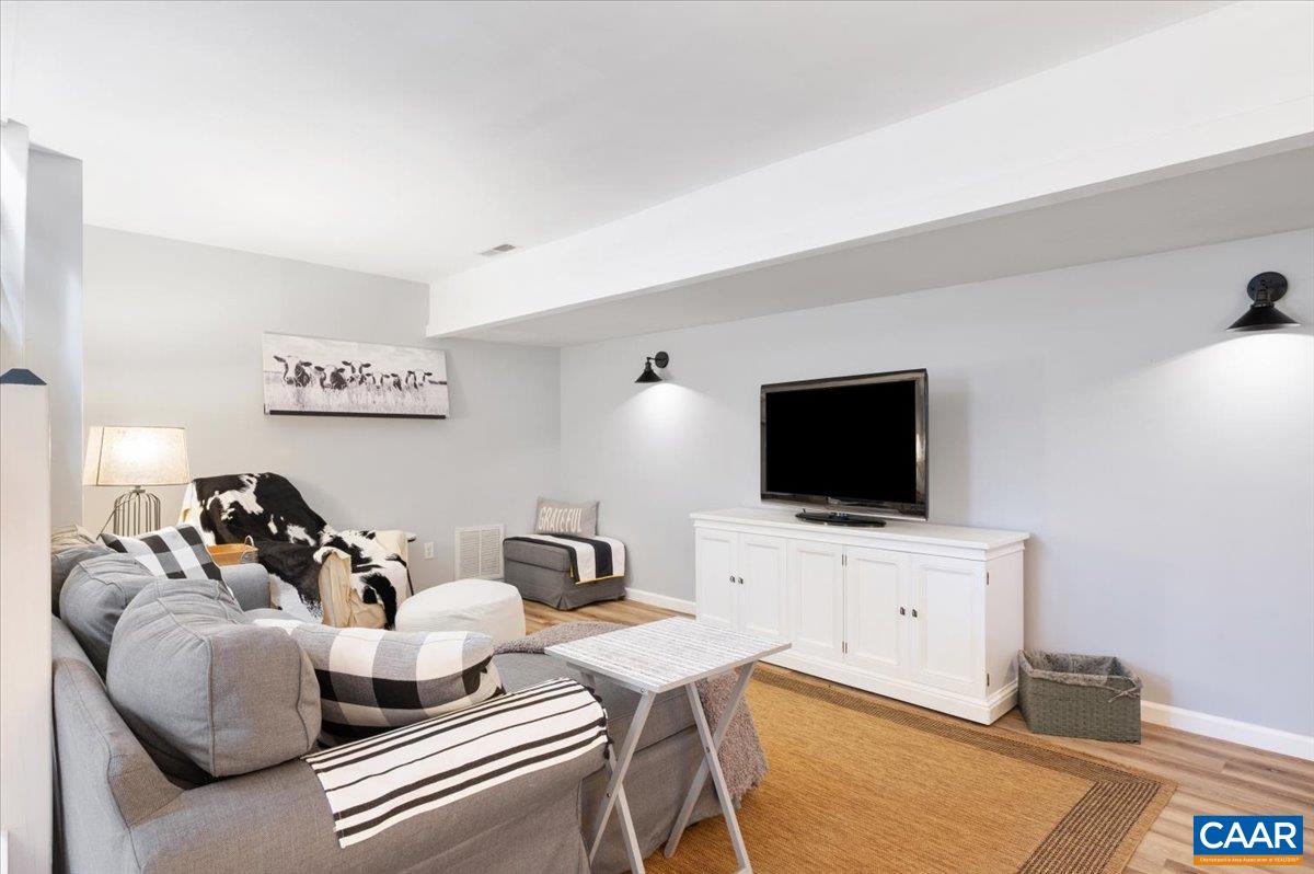 1196 ALLEN FARM LN, EARLYSVILLE, Virginia 22936, 4 Bedrooms Bedrooms, ,3 BathroomsBathrooms,Residential,1196 ALLEN FARM LN,674541 MLS # 674541